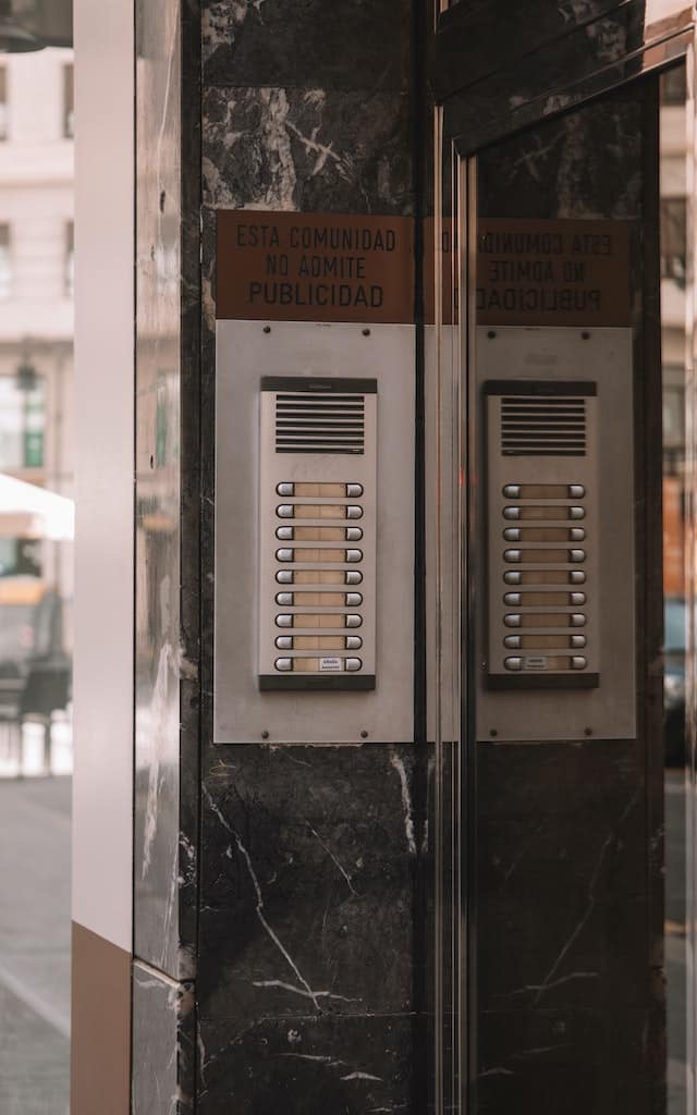 Quelles sont les étapes pour installer un interphone sans fil ?