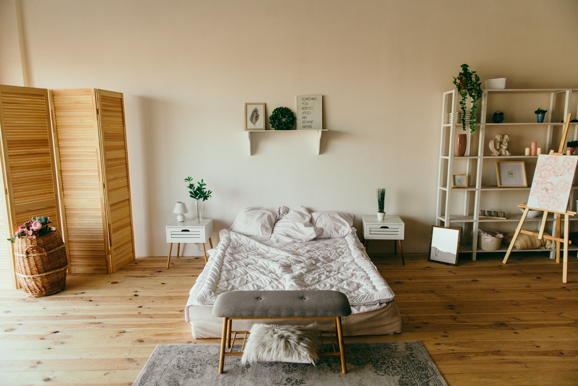 Transformez votre chambre en havre de paix scandinave avec ces idées déco !